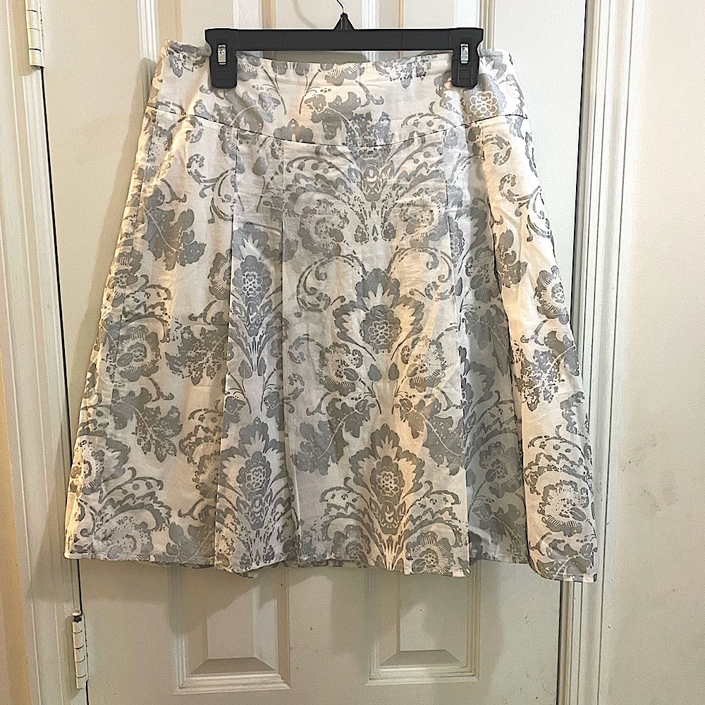 EUC Loft Skirt size 8